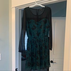 Jessica Simpson size small hunter green and black dress.